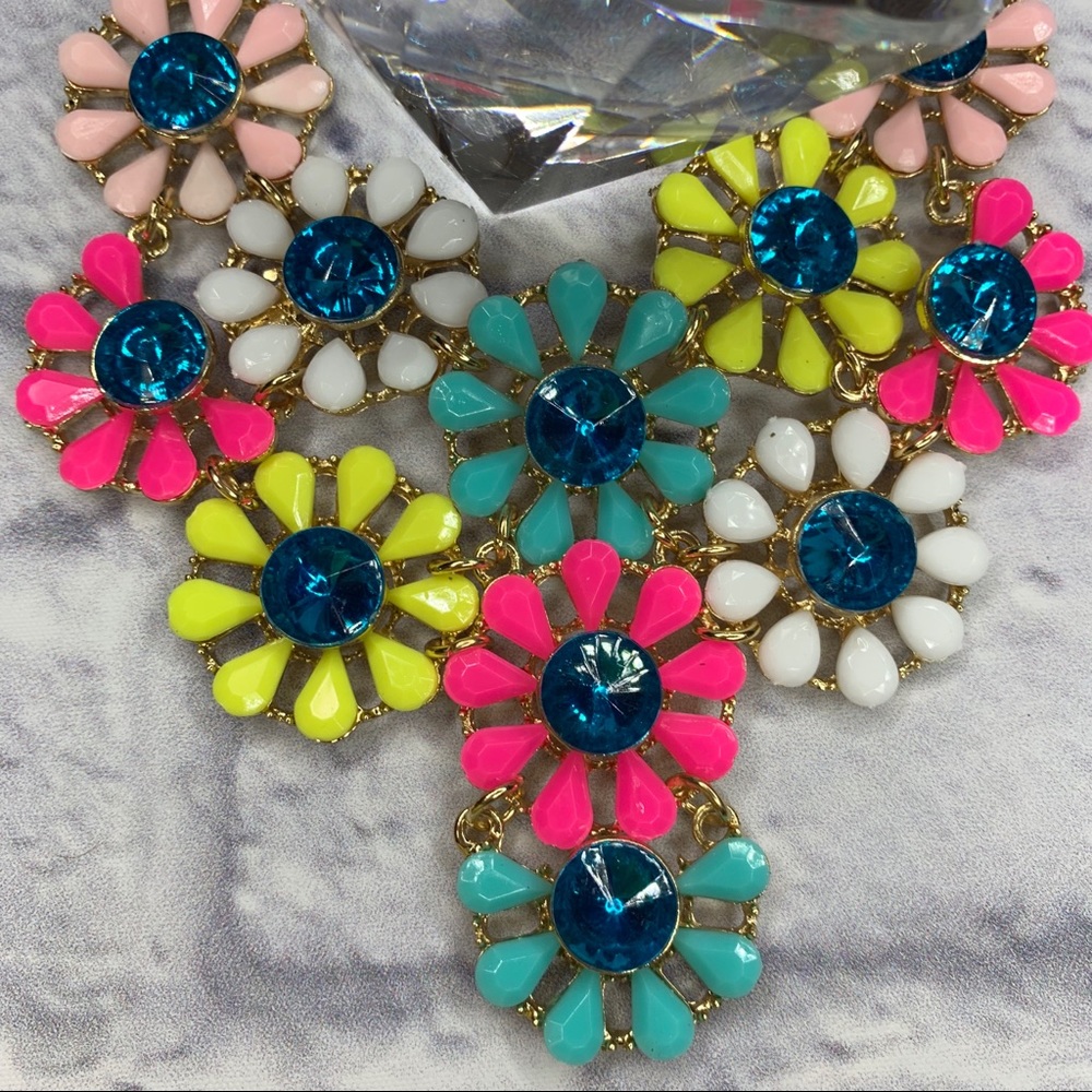 Multi Color Flower Necklace - Picture 1 of 2